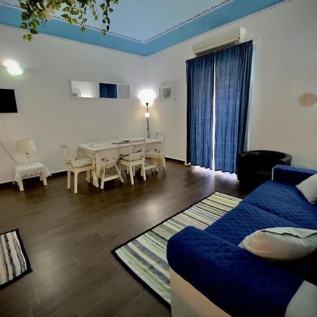 Porto Salvo Apartments - By Vacation Service Чефалу Номер фото