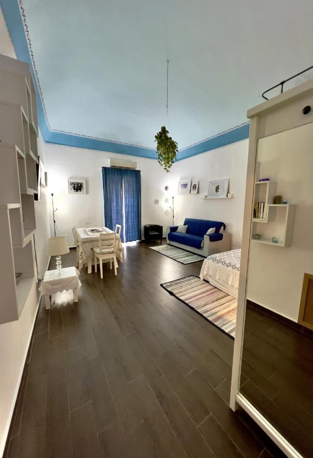 Porto Salvo Apartments - By Vacation Service Чефалу Номер фото