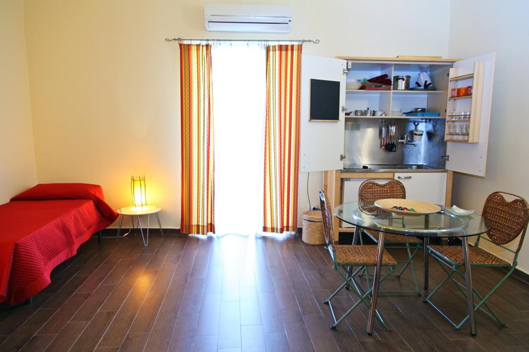 Porto Salvo Apartments - By Vacation Service Чефалу Номер фото